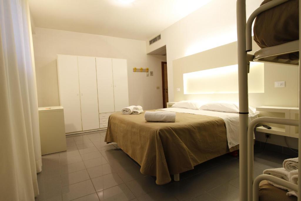 Hotel Desire' Риччоне Номер фото