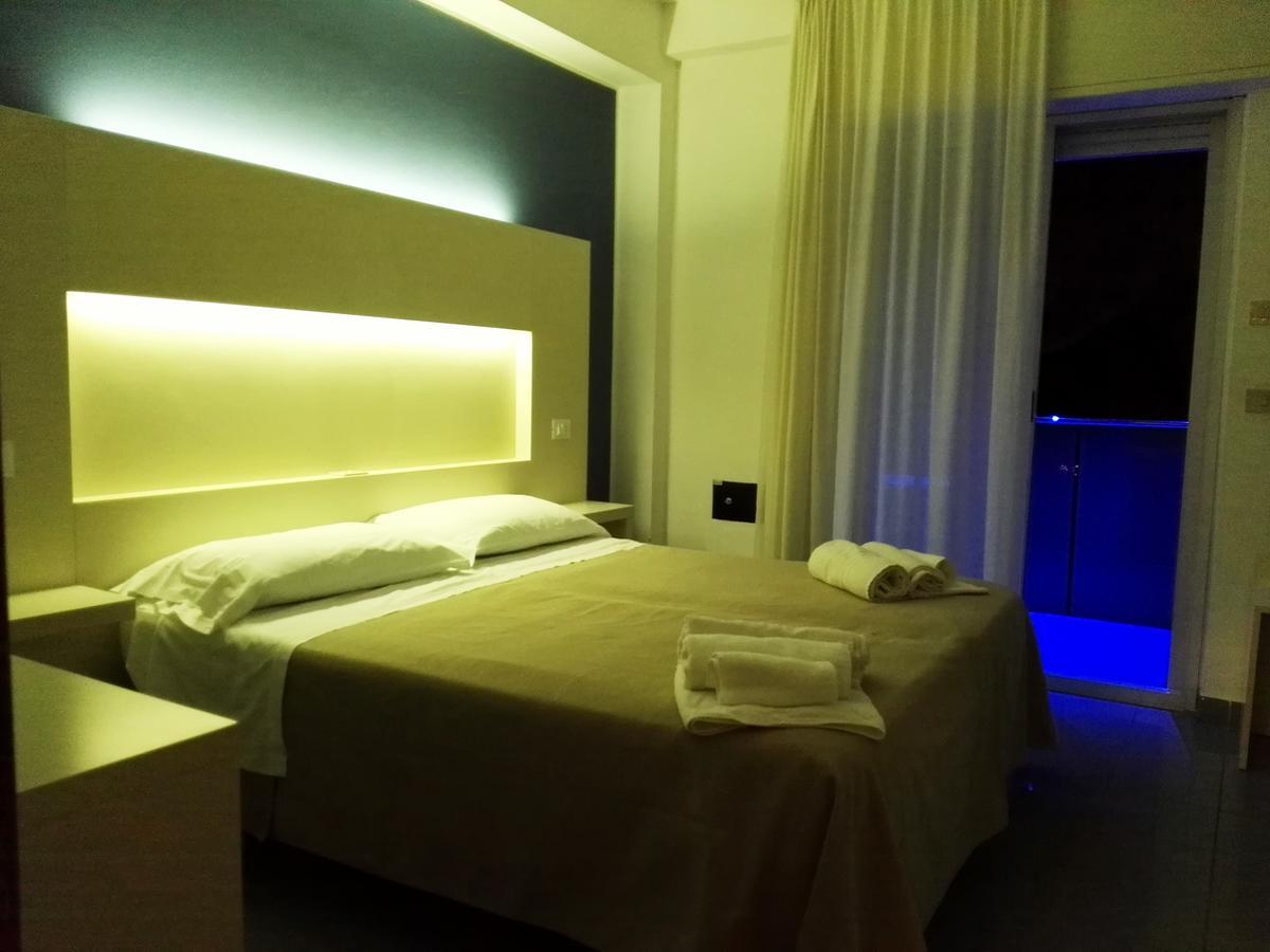 Hotel Desire' Риччоне Экстерьер фото